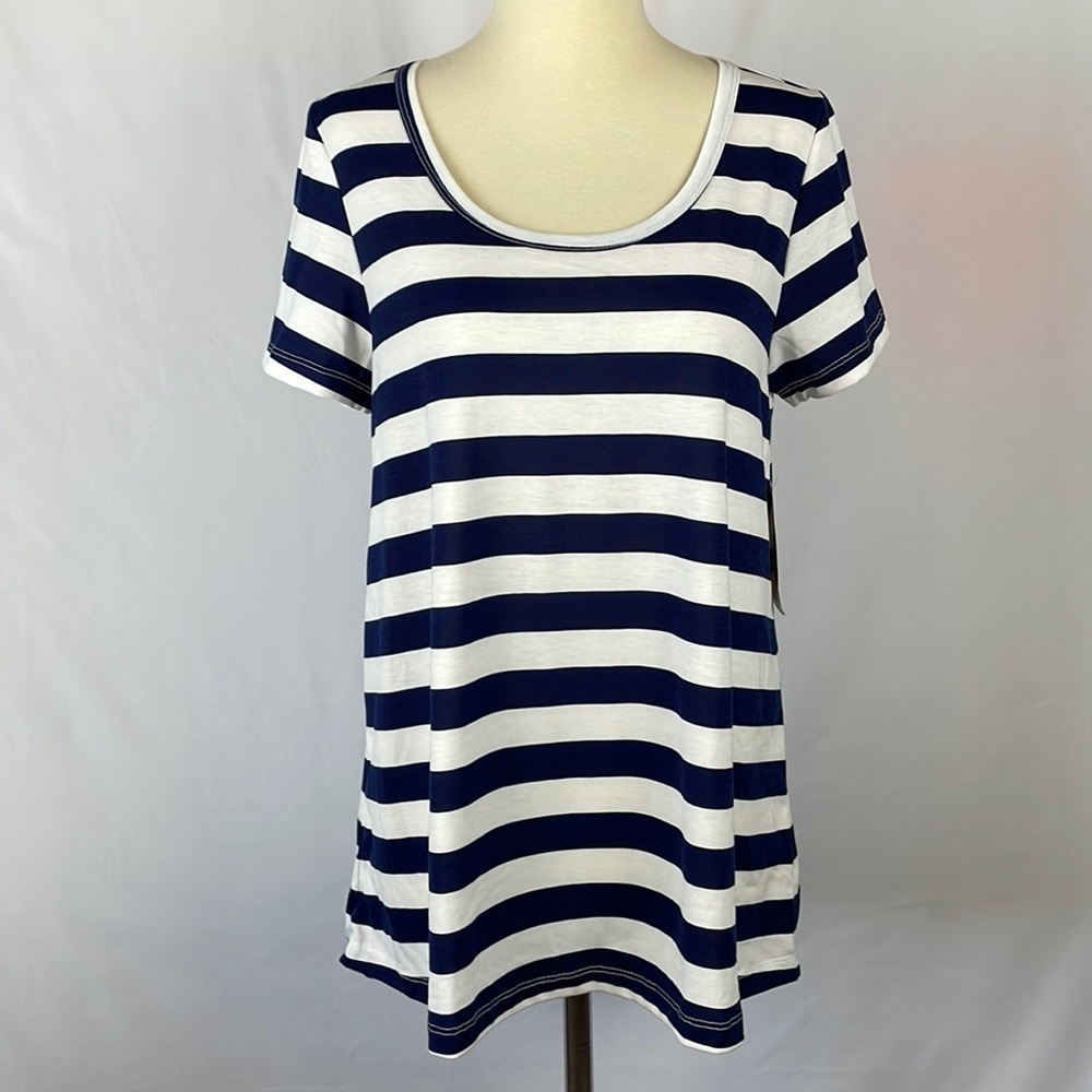 NWT LuLaRoe Navy Blue and White Striped Classic Tee w/High Low Hem - Size Small